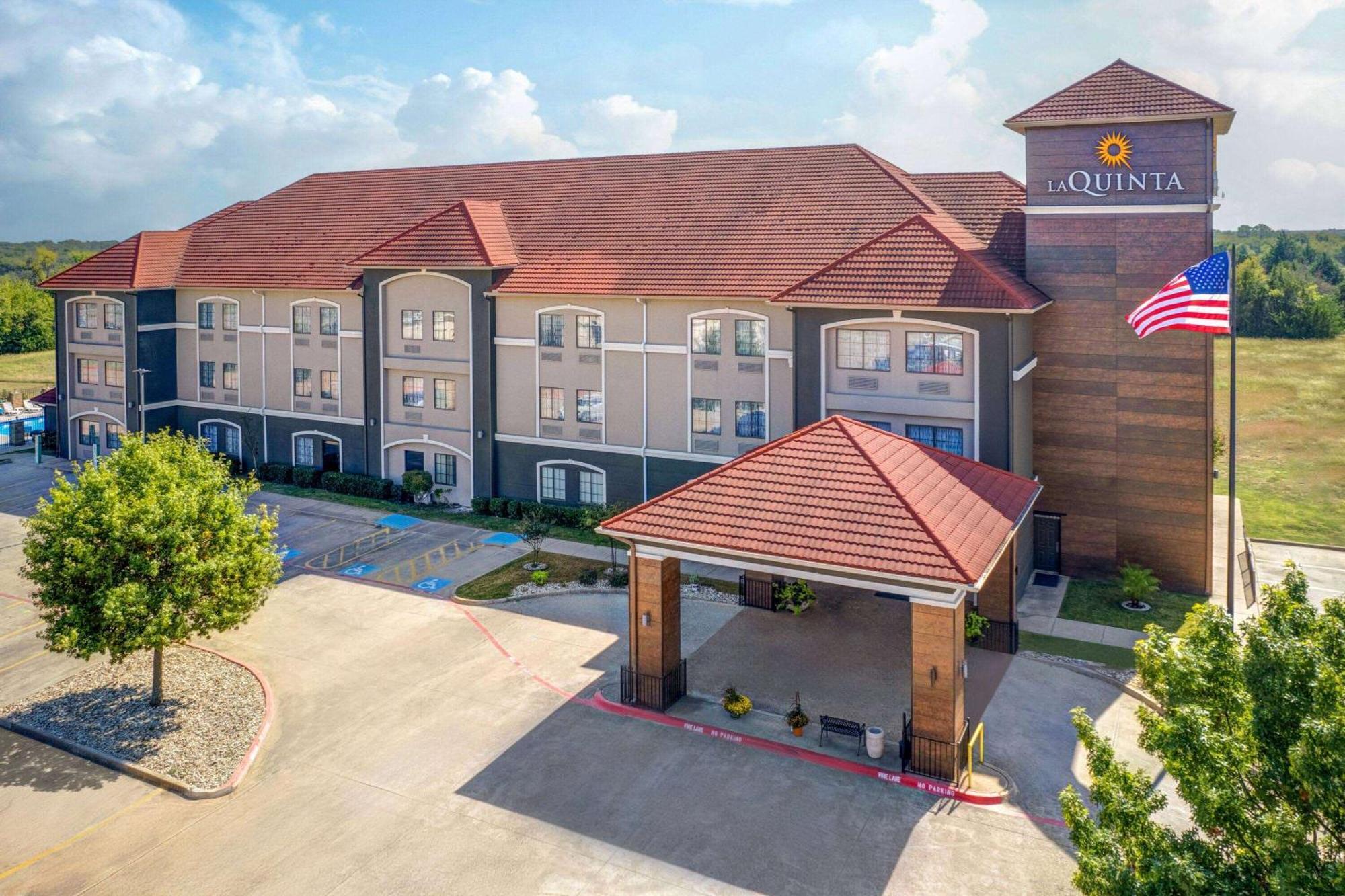 La Quinta By Wyndham Alvarado Exterior foto
